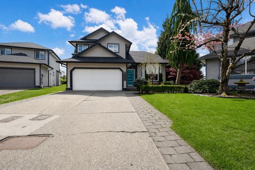 6739 178b St, Surrey, BC, V3S9E1 | Card Image