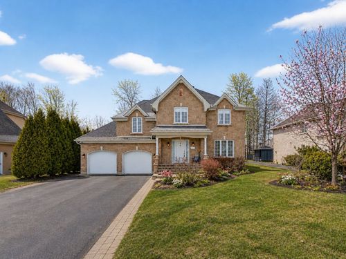83 Rue Des Arbrisseaux, Vaudreuil-sur-le-Lac, QC, J7V8P3 | Card Image