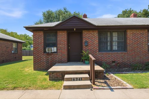 2525 S Ellis Ave, Wichita, KS, 67216-1227 | Card Image