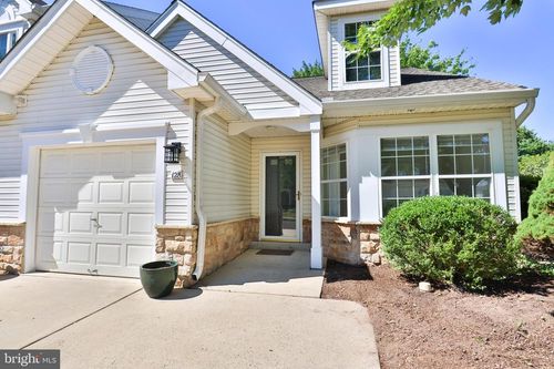 128 Progress Dr, DOYLESTOWN, PA, 18901-2557 | Card Image