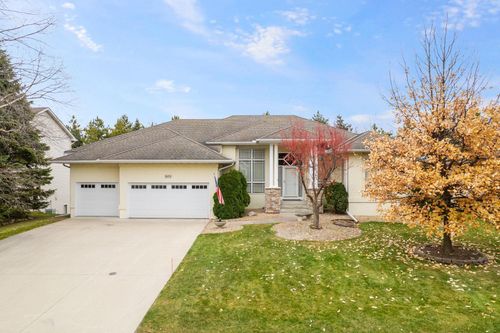 8175 Pristine Pine Trl, Eden Prairie, MN, 55347-1174 | Card Image