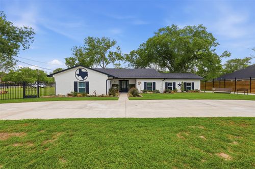 5111 Brookside Rd, Brookside Vl, TX, 77581-7967 | Card Image