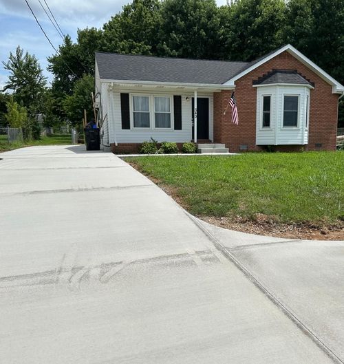 340 Hugh Hunter Rd, Oak Grove, KY, 42262-9107 | Card Image