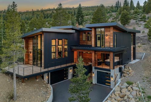 15612 Skislope Way, Truckee, CA, 96161-7060 | Card Image