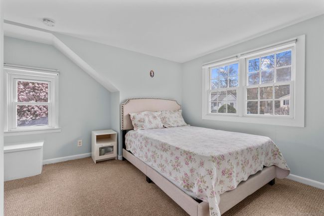 11 Barmore Dr W, House other with 3 bedrooms, 2 bathrooms and 4 parking in Stamford CT | Image 13