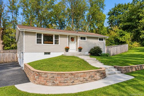 63 Martin Rd, Pleasant Valley, NY, 12569-7912 | Card Image