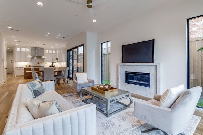 Living Room | Image 9