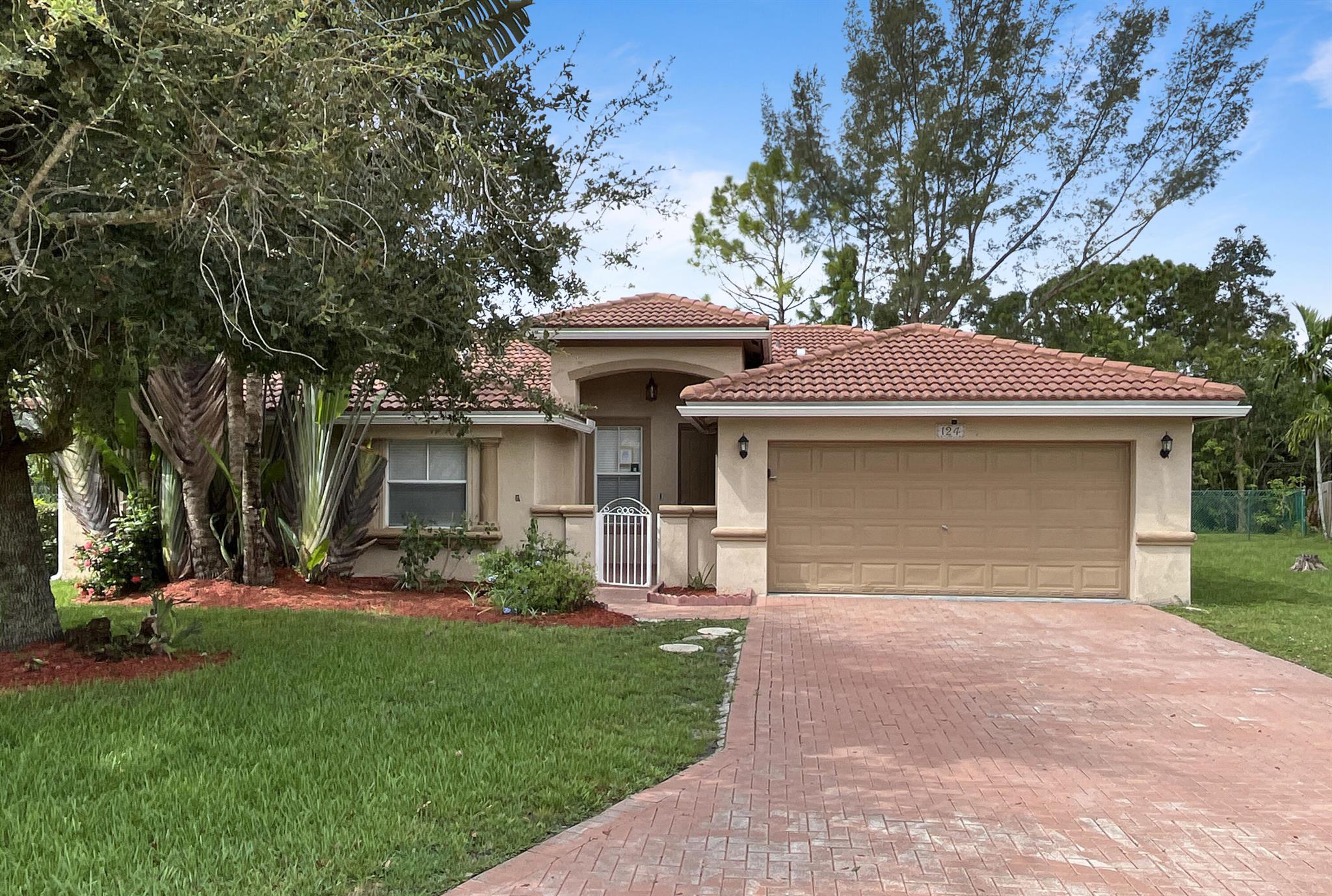 Sycamore Dr, Royal Palm Beach, FL 33411