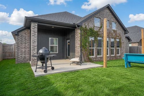 804 Scully Road, Yukon, OK, 73099 | Card Image