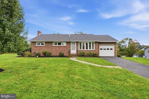 1382 Kauffman Road, POTTSTOWN, PA, 19464 | Card Image