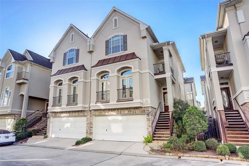 2131 Stacy Knl, Houston, TX, 77008-3493 | Card Image