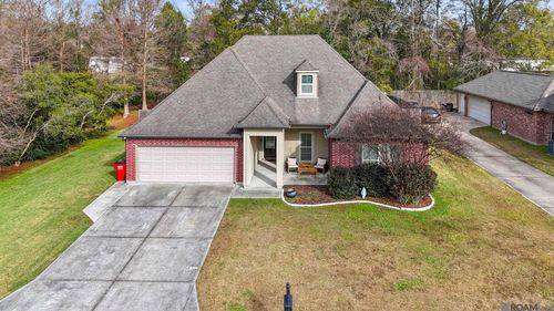 38420 Rue Chateau Ave, Gonzales, LA, 70737-6577 | Card Image