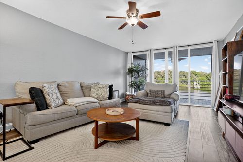 203-9450 Poinciana Pl, Davie, FL, 33324-4870 | Card Image