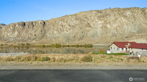 7 N Shore Dr, Orondo, WA, 98843-9633 | Card Image