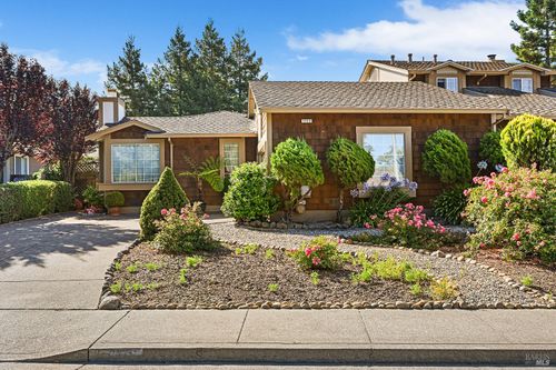 1755 Northstar Dr, Petaluma, CA, 94954-6611 | Card Image