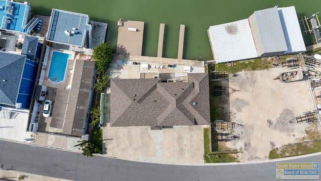 1109 Tarpon Ave, Home with 4 bedrooms, 5 bathrooms and null parking in Port Isabel TX | Image 6