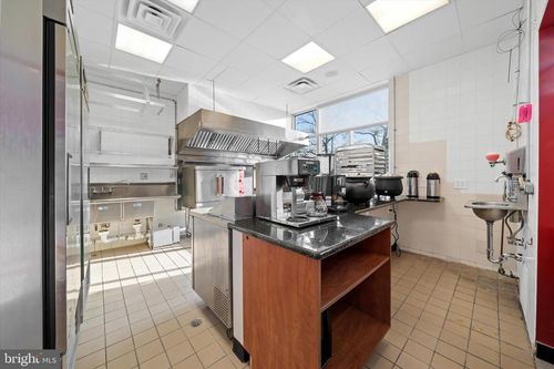 ste-103-2401 Pennsylvania Ave, WILMINGTON, DE, 19806-1428 | Card Image