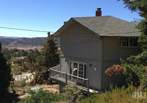 24551 Pueblo Ct, Tehachapi, CA, 93561-7001 | Card Image