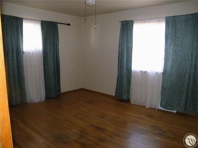 Master Upstairs | Image 9