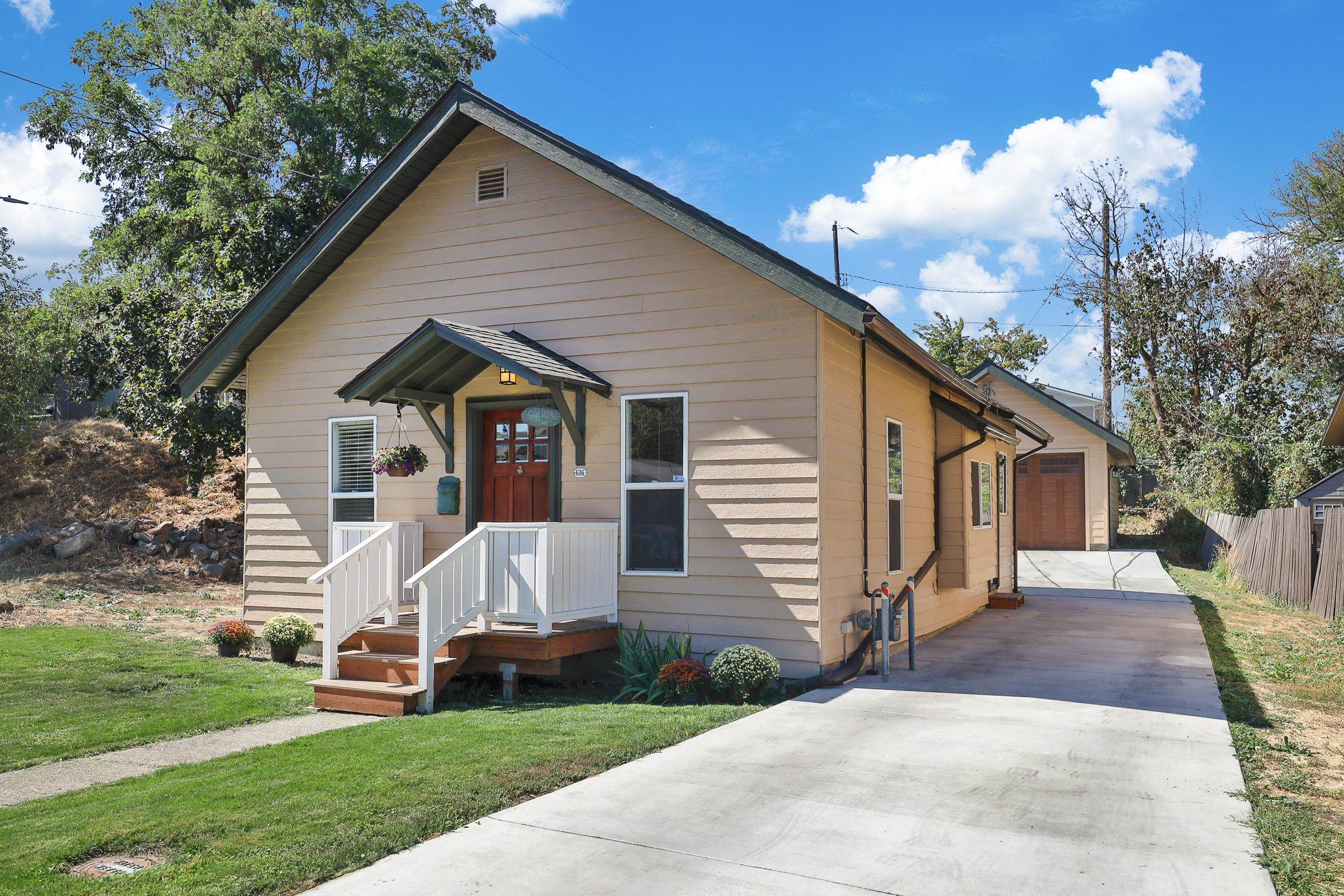 Scott St, Spokane, WA 99202
