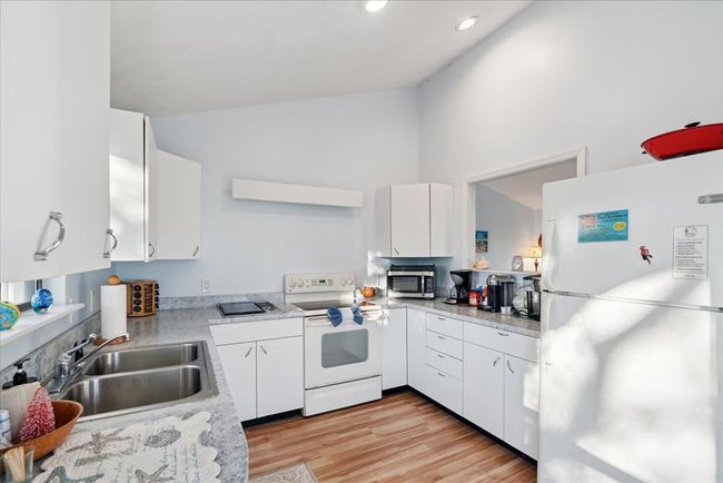 12631 Hodgson Ave, House other with 2 bedrooms, 2 bathrooms and 2 parking in CEDAR KEY FL | Image 11