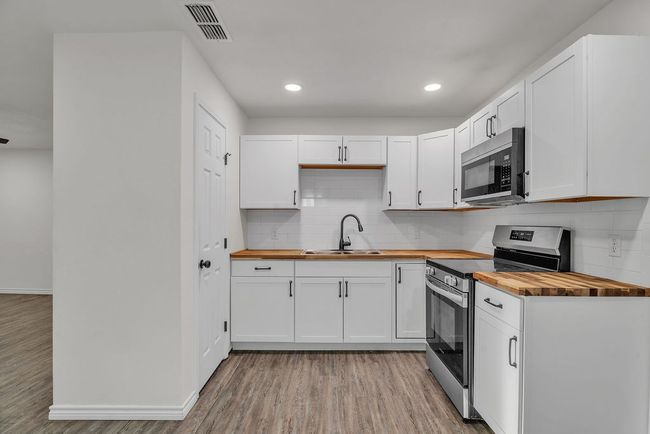 1516 Wood St, House other with 3 bedrooms, 2 bathrooms and 1 parking in Big Spring TX | Image 4