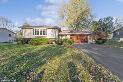 15244 W Pinewood Lane, House other with 5 bedrooms, 2 bathrooms and 2 parking in Libertyville IL | Image 1