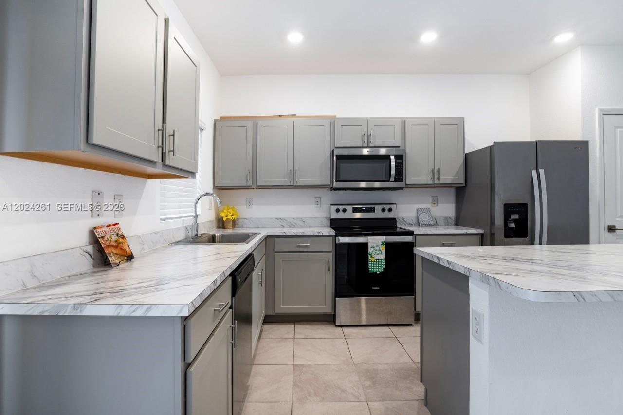 Residential Lease in Florida City 4