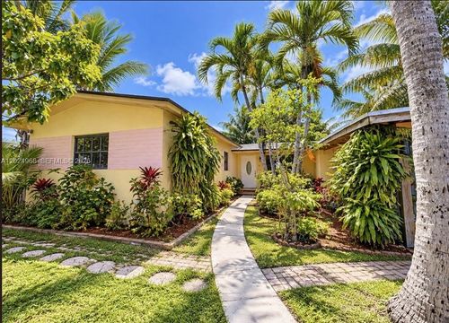 3650 Sw 39th Ave, West Park, FL, 33023-6259 | Card Image