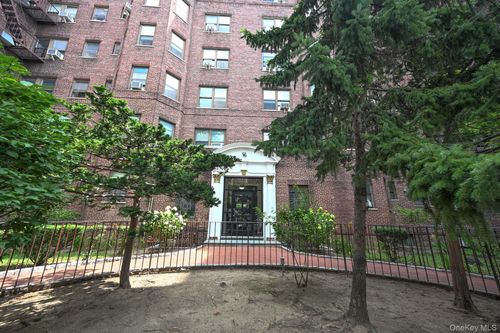 b25-61-41 Saunders St, Rego Park, NY, 11374-1021 | Card Image