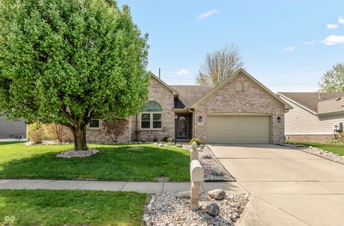 31 Torrey Pine Dr, Brownsburg, IN, 46112-8347 | Card Image