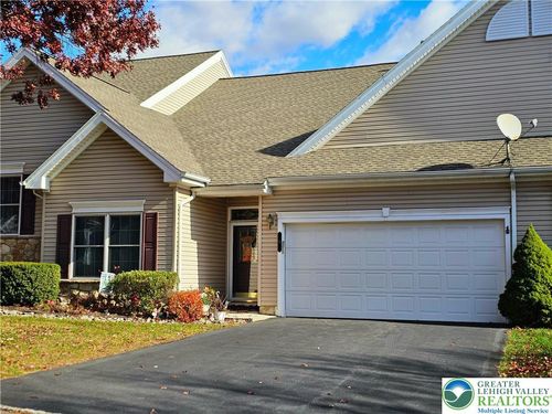 5 Canterbury Ln, Palmer Twp, PA, 18045-2176 | Card Image