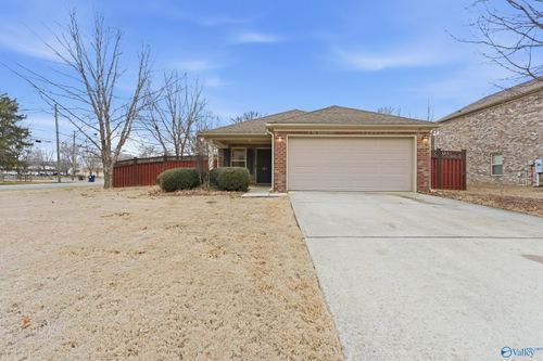 101 Bermuda Lakes Dr, Meridianville, AL, 35759-2602 | Card Image