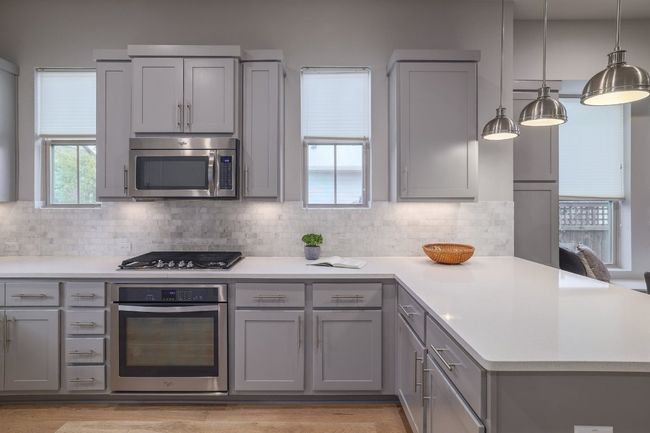 2513 Moreno St, House other with 4 bedrooms, 4 bathrooms and 2 parking in Austin TX | Image 8