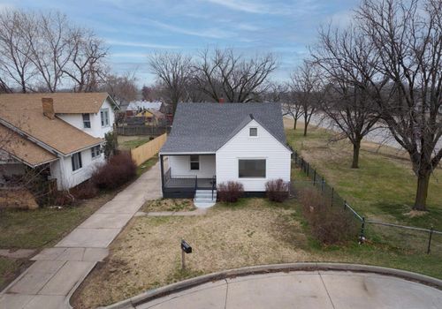 707 S Millwood Ave, Wichita, KS, 67213-3813 | Card Image