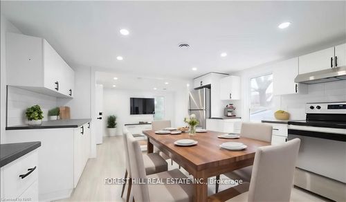 4710 Epworth Cir, Niagara Falls, ON, L2E1C8 | Card Image