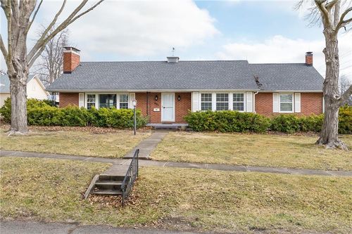 301 N 5th St, Savannah, MO, 64485-1429 | Card Image