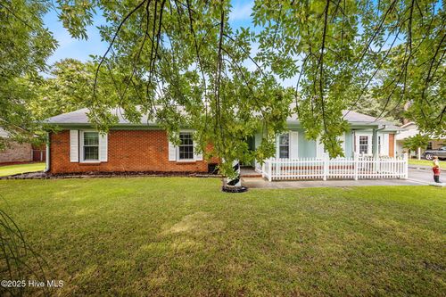 913 Colony Dr, New Bern, NC, 28562-4103 | Card Image