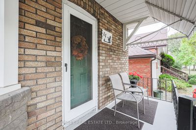 11 Elswick Rd, House other with 3 bedrooms, 2 bathrooms and 3 parking in East York ON | Image 3