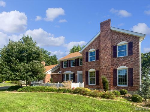 15969 Woodlet Park Ct, Chesterfield, MO, 63017-5047 | Card Image