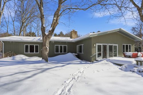 17 North St, Lexington, MA, 02420 | Card Image