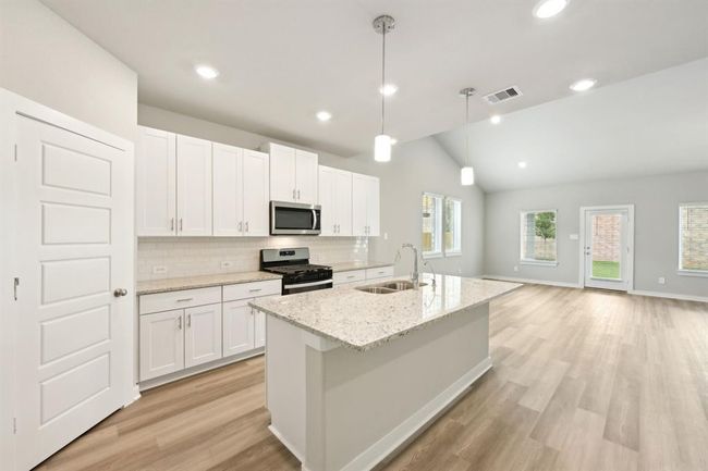 1423 Waggoner Ranch Trl, House other with 5 bedrooms, 4 bathrooms and 2 parking in Conroe TX | Image 13