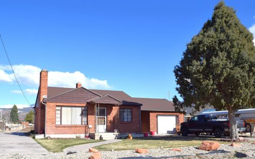 255 S Center St, Circleville, UT, 84723-7706 | Card Image