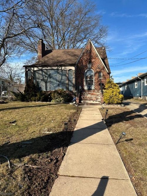 123 E 6th Ave, Roselle, NJ, 07203-2025 | Card Image