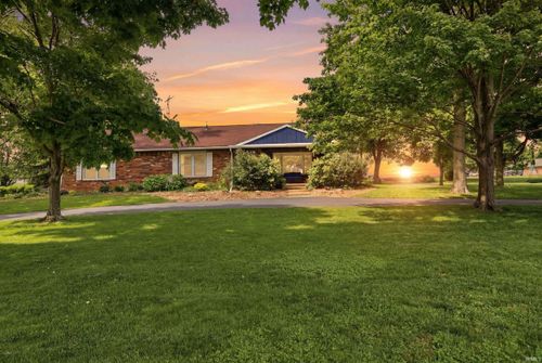 526 W Reade Ave, Upland, IN, 46989-9190 | Card Image