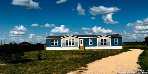 173 Medina Verde Rd, Natalia, TX, 78059-2294 | Card Image