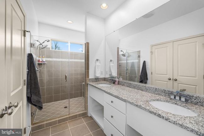 42294 Peregrine Ter, Townhouse with 4 bedrooms, 4 bathrooms and null parking in BRAMBLETON VA | Image 19