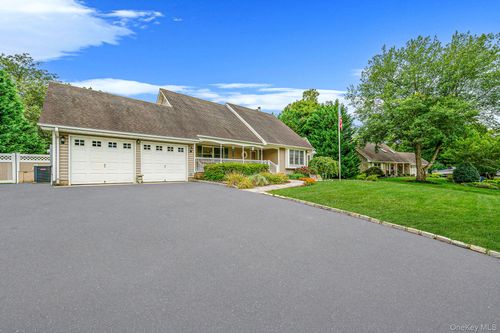 10 Spyglass Ln, East Setauket, NY, 11733-1837 | Card Image