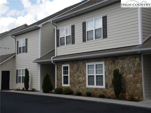 500-40 Club Villa Dr, Glade Valley, NC, 28627 | Card Image