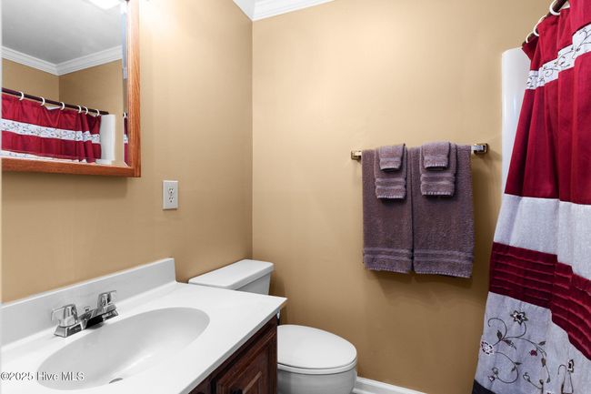 Full Bath | Image 13